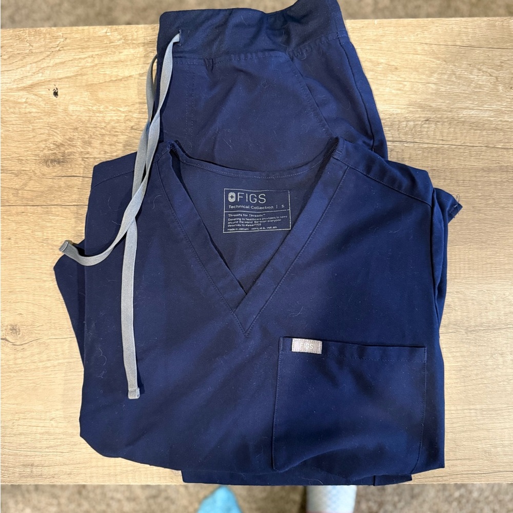 Figs Women’s Deep Blue Scrubs
